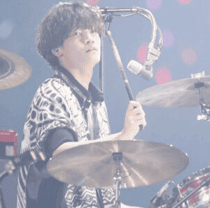 佐野晶哉の父の正体と有名エピソード！音楽一家の家族関係を深掘り