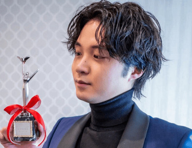 磯村勇斗の父親の職業は婦人服店経営！商店街と家族エピソード